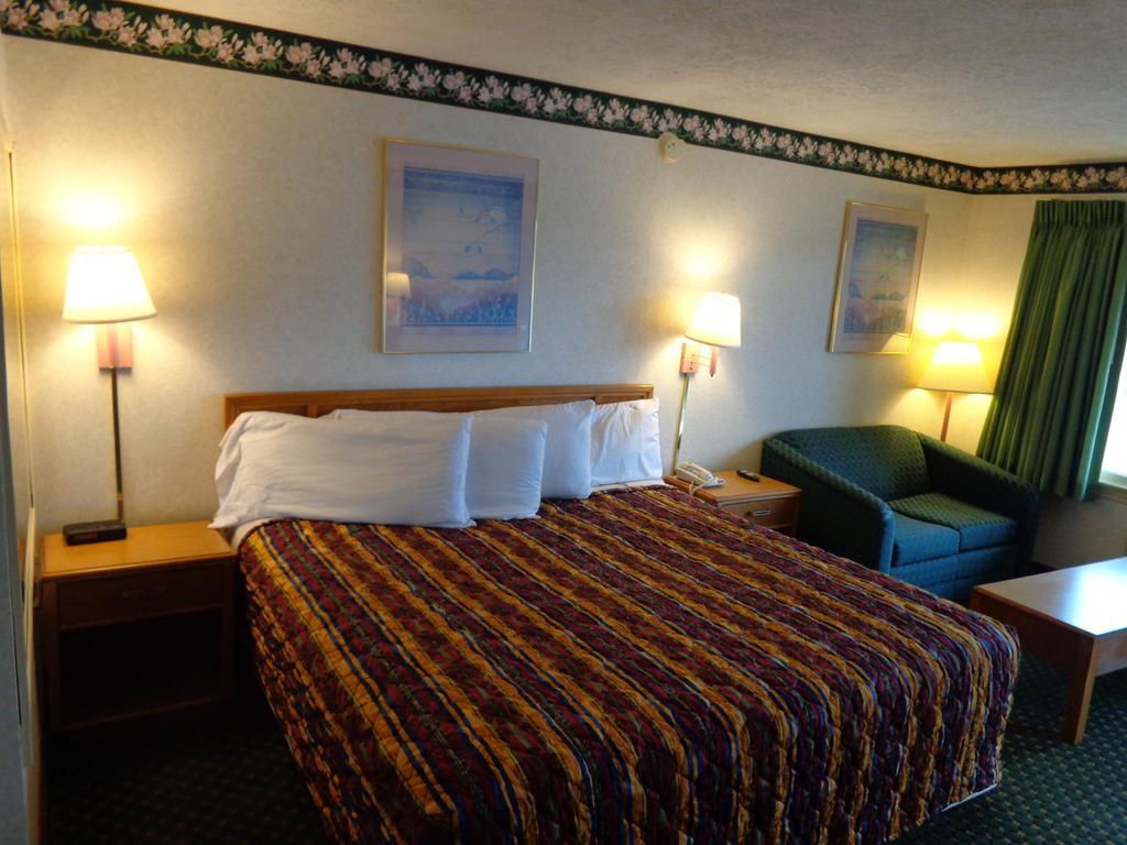 Travelodge By Wyndham Ridgeway Martinsville Area Oda fotoğraf