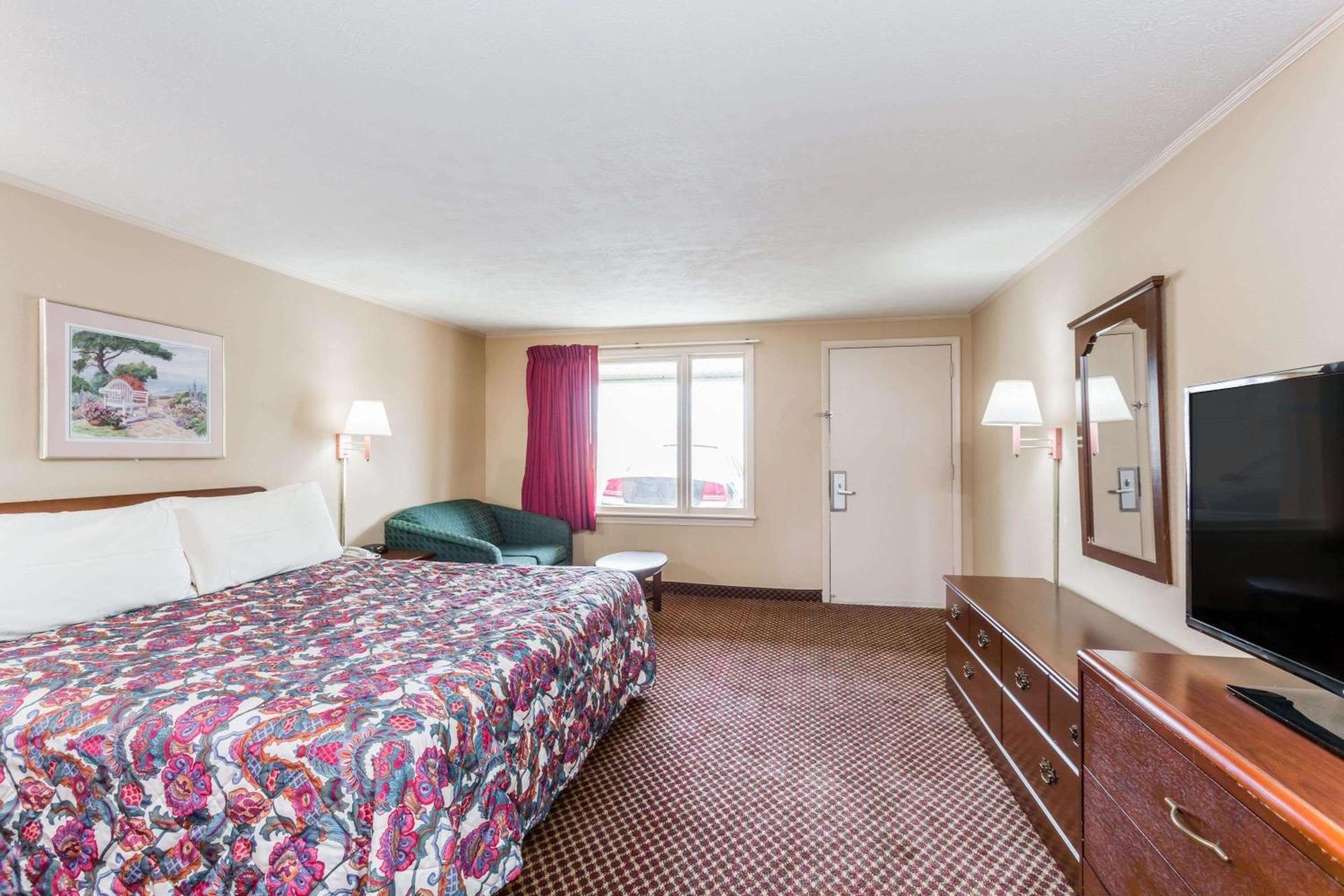 Travelodge By Wyndham Ridgeway Martinsville Area Dış mekan fotoğraf